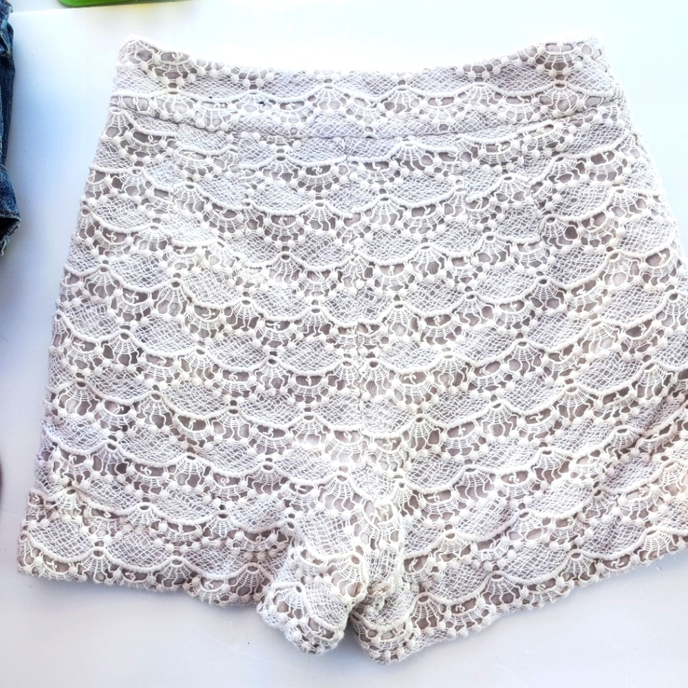 Express Cotton Lace Boho Crochet Shorts Women's Size 2 - Picture 1 of 5